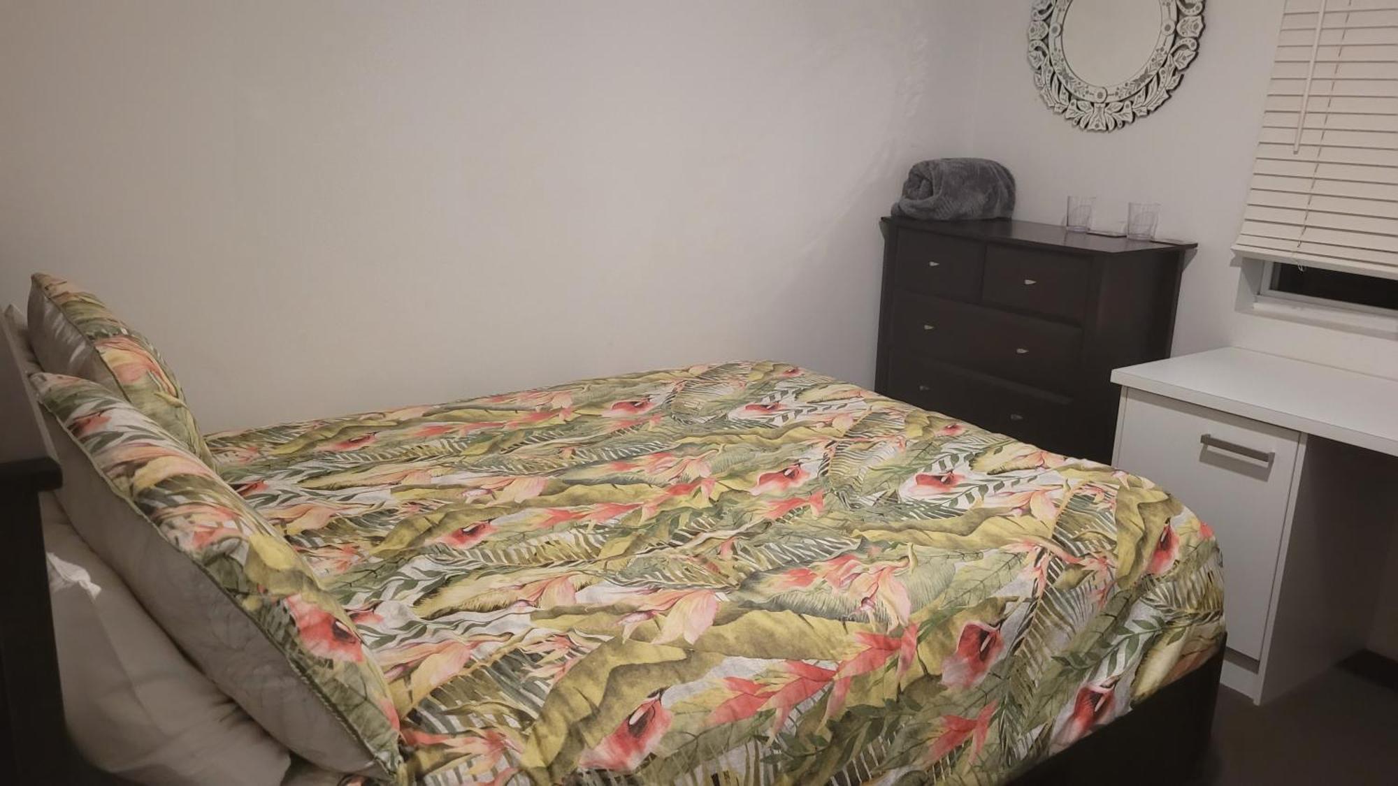 C'Est La Vie Bed & Breakfast Олбани Екстериор снимка